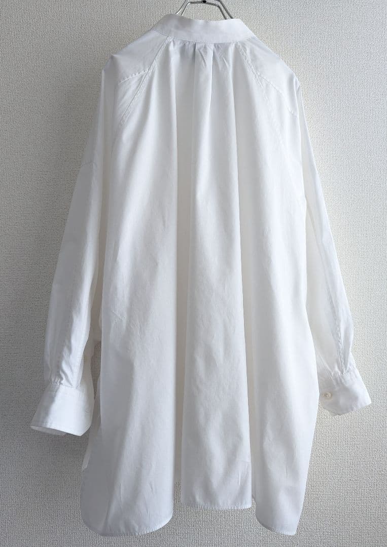 【良品】TICCA スタンドカラー　スキッパープルオーバー　ブラウス白