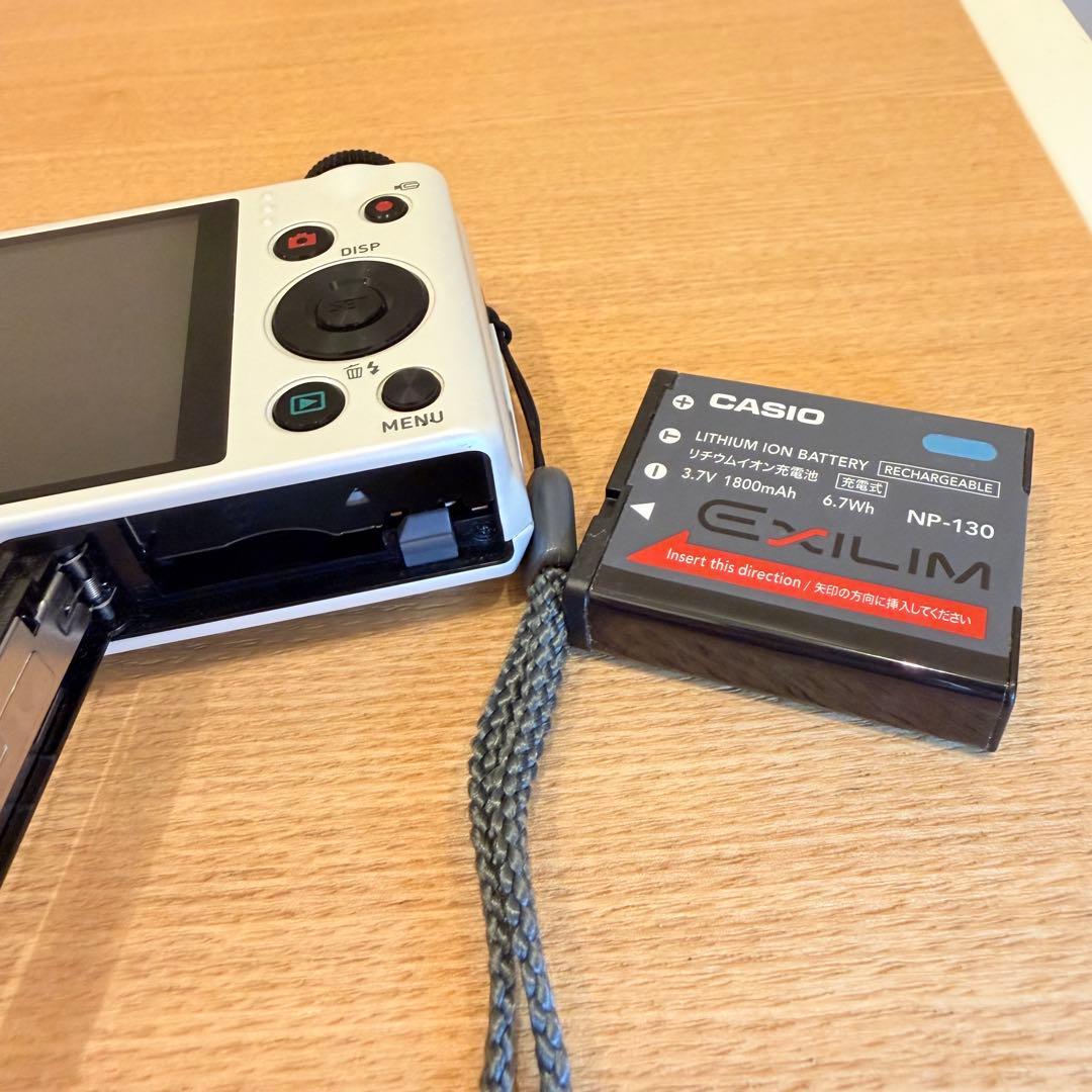 カシオCASIO EXILIM EX-ZR100 デジカメ y2k コンデジ