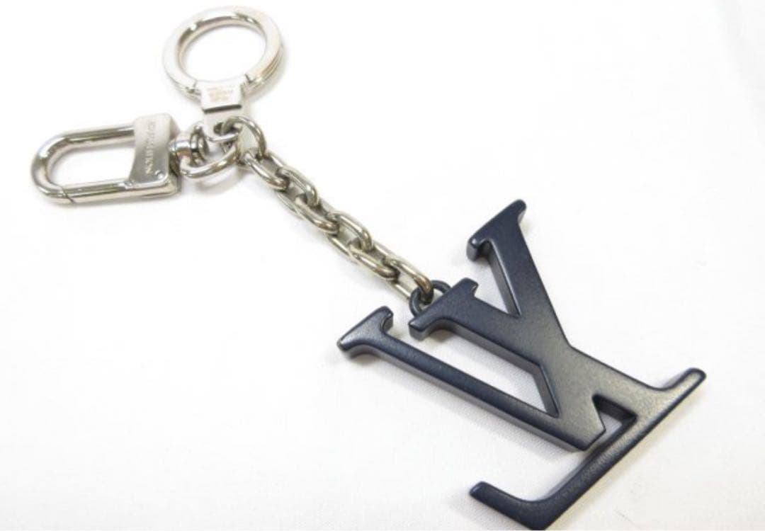 ルイヴィトン　イニシャル LV キーリング キーホルダー チャーム