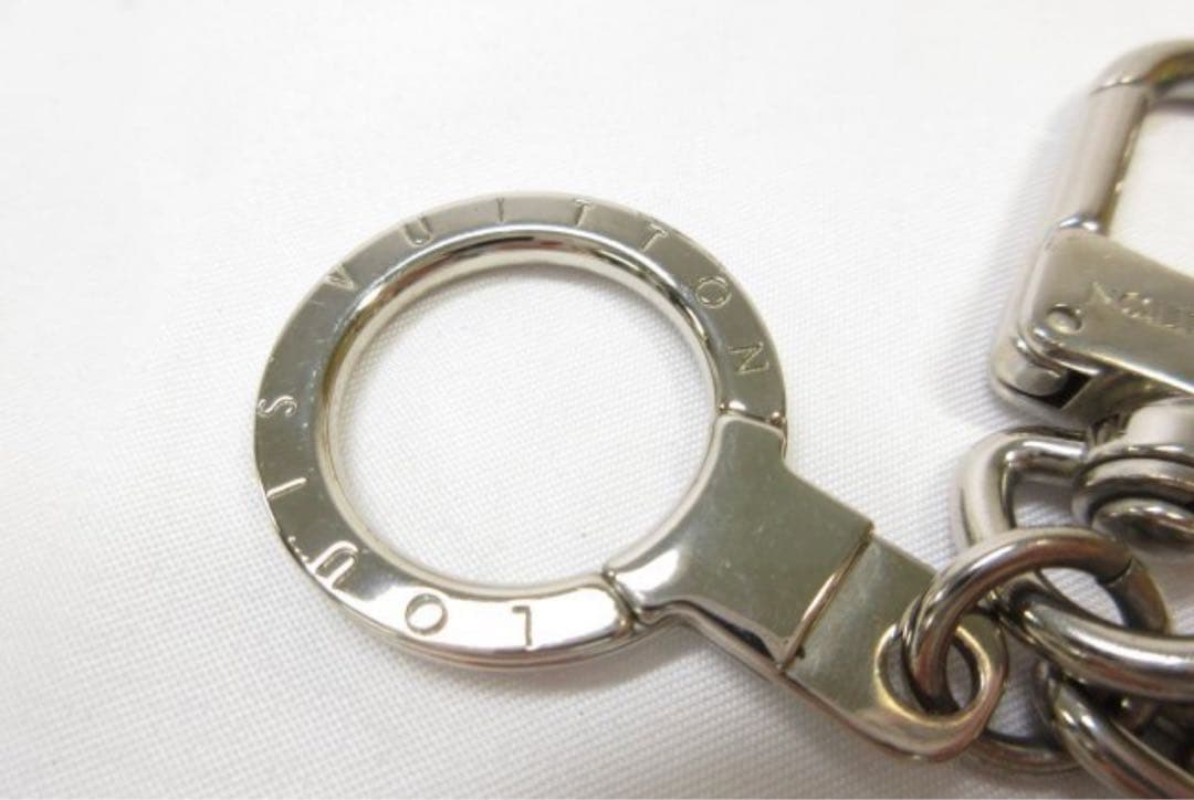 ルイヴィトン　イニシャル LV キーリング キーホルダー チャーム