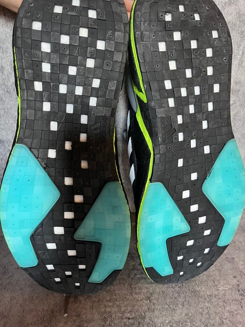 なおブー　adidas アディダス スニーカー