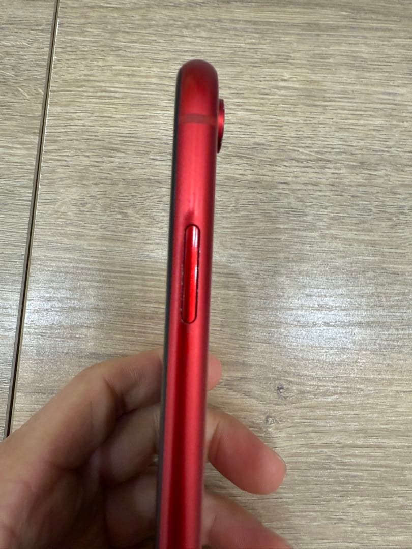 Apple iPhone XR レッド　RED スマホ　本体