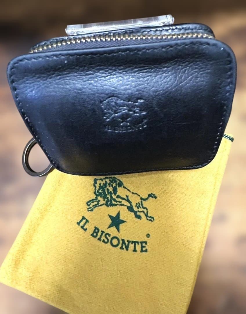 IL BISONTE 黒 レザー ケース