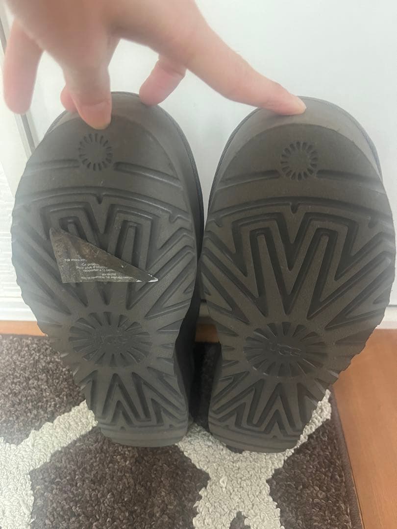 ＜UGG＞クラシック ウルトラミニプラットフォーム ブーツ