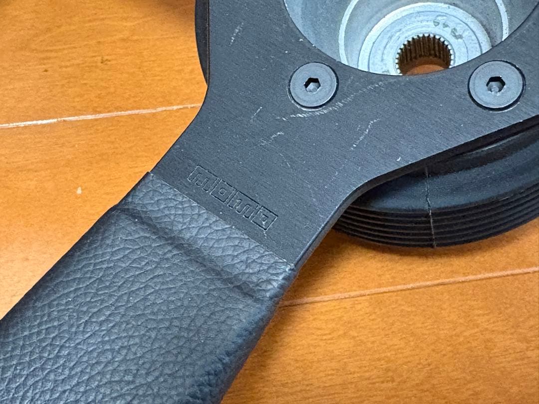 MOMO モンテカルロ　32パイ　ステアリング da64 da17エブリィ　ボス