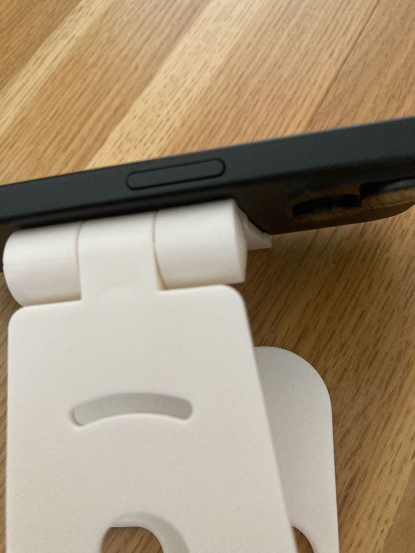 iPhone15本体　128GB