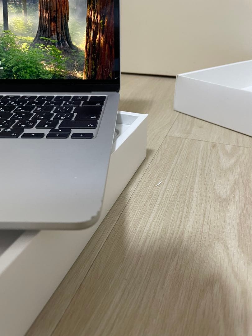 MacBookAir M2 【512GBにストレージＵP、人気シルバー色】