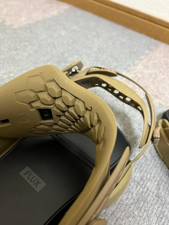 FLUX CV Mサイズ 24-25モデル 極美品