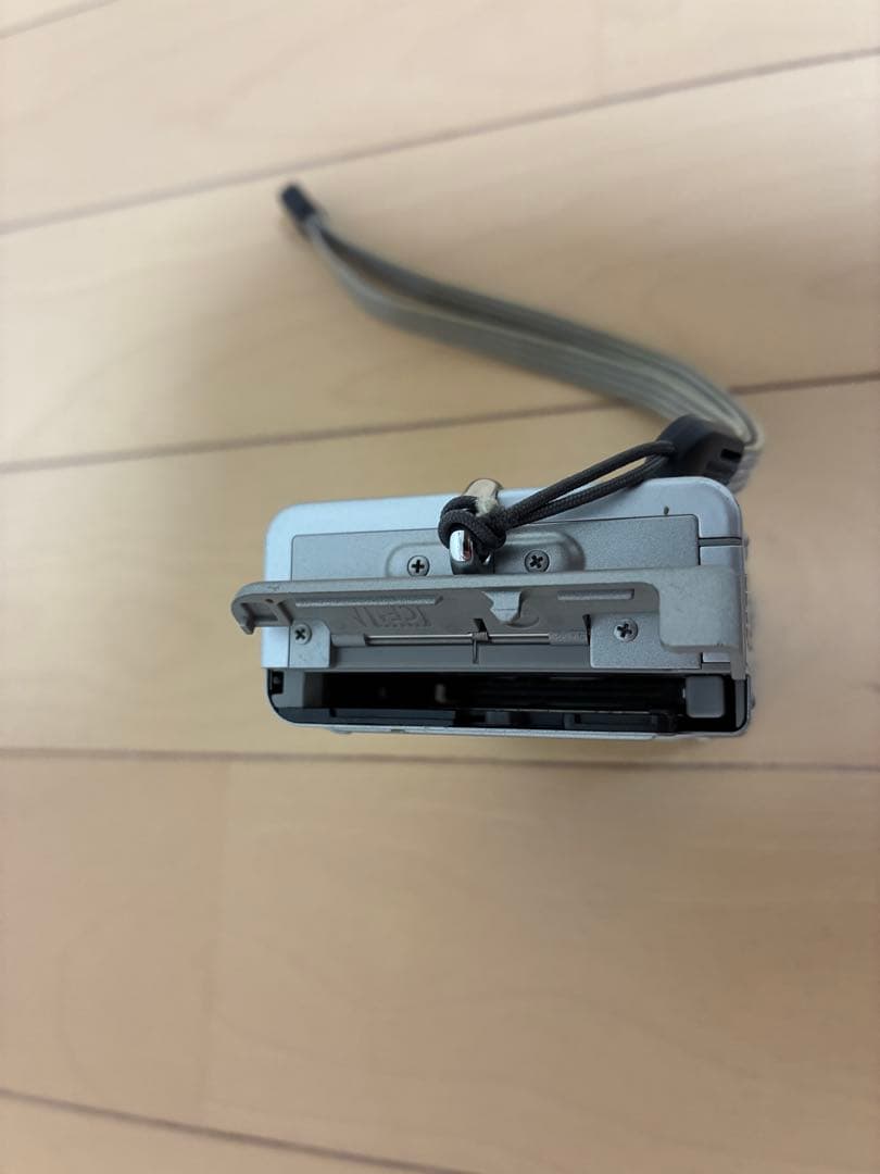 Canon キャノン IXY400 デジタルカメラ シルバー　▪️ジャンク品