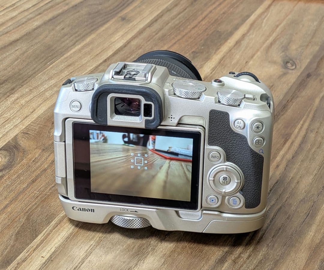 Canon EOS RP ミラーレス一眼 レンズ付き ゴールド ボディ