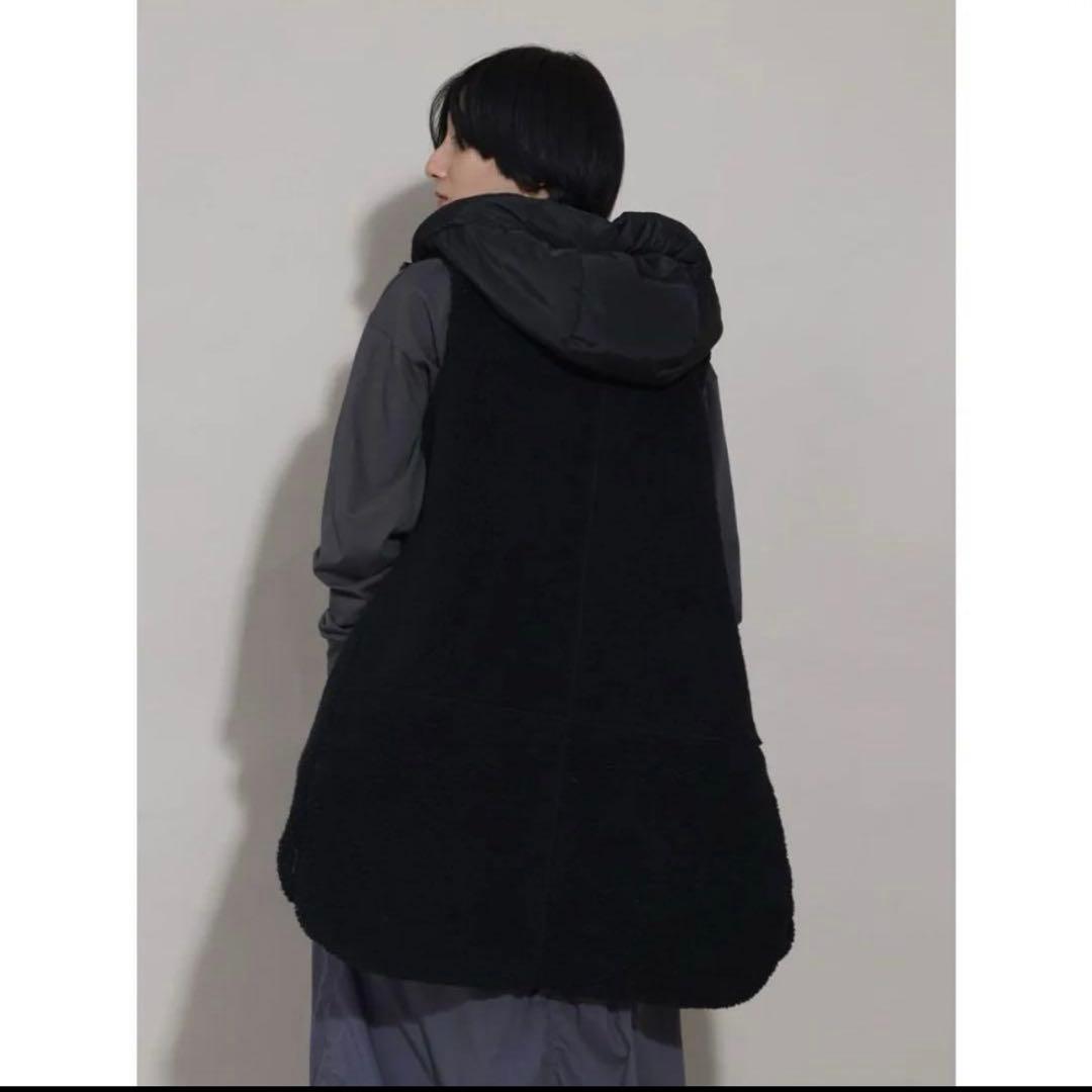 新品★定価21,000円　LASUD フード付きボアベスト 9号 黒