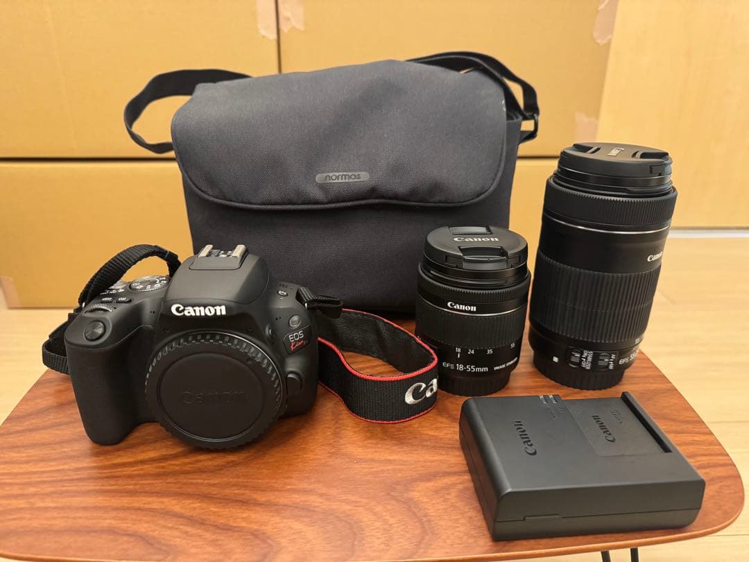 Canon EOS Kiss X9 ダブルズームキット（カメラバッグ付き）