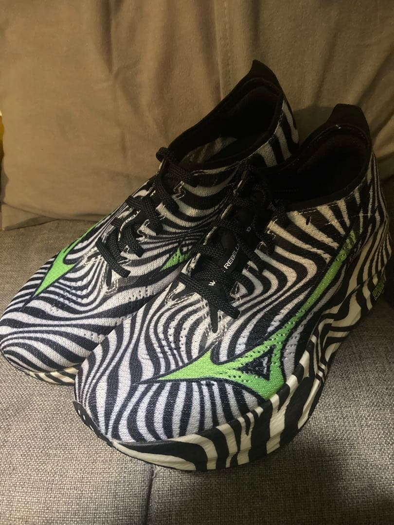 Mizuno ウェーブリベリオンプロ3 25.5㎝　ほぼ未使用試し履きのみ洗浄済