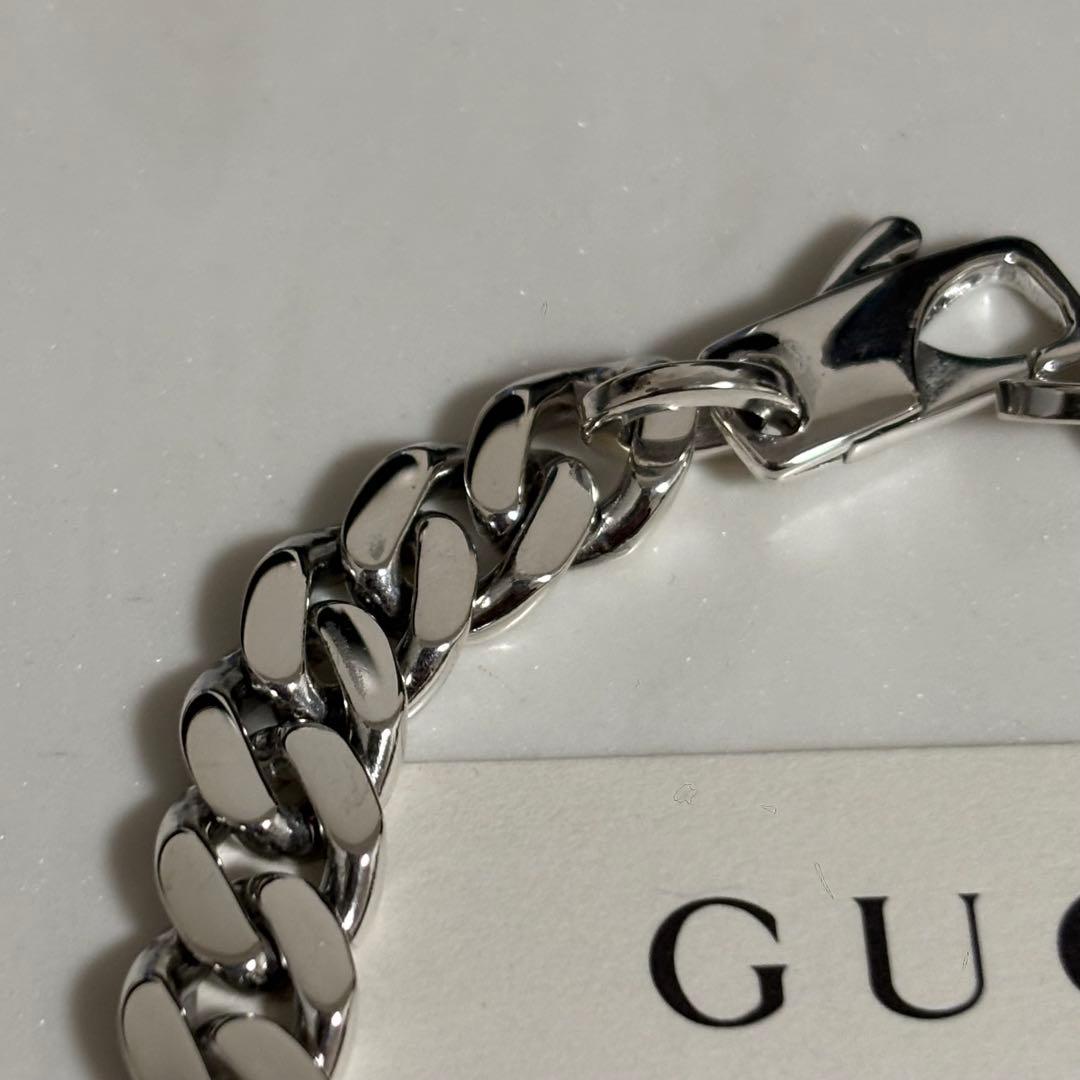 GUCCI 新品同様品　ラージタイプ　カットアウトGブレスレット　刻印18