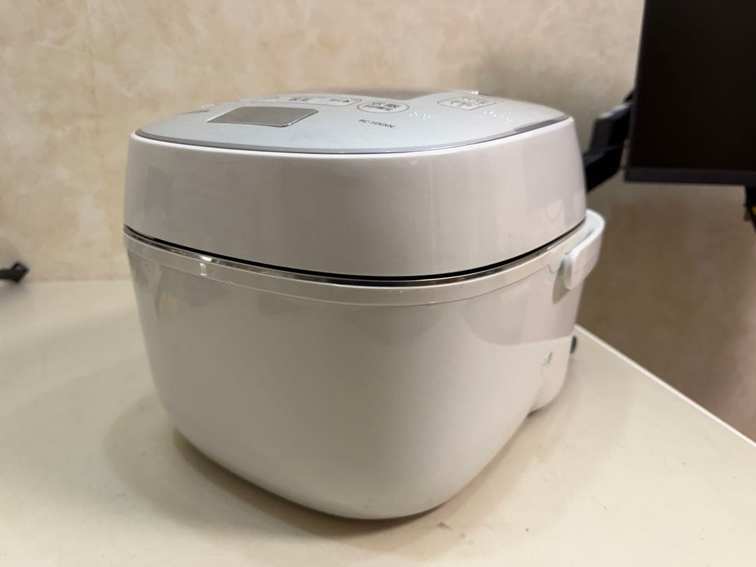 TOSHIBA RC-10VXN 圧力IH炊飯ジャー炊飯器