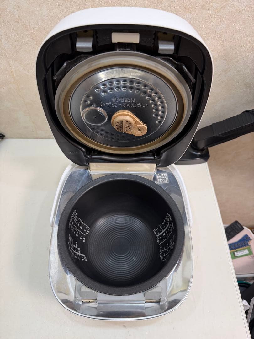 TOSHIBA RC-10VXN 圧力IH炊飯ジャー炊飯器