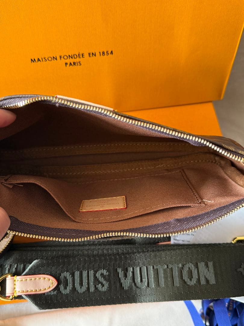 極美品 ミュルティポシェッ アクセソワール　モノグラム