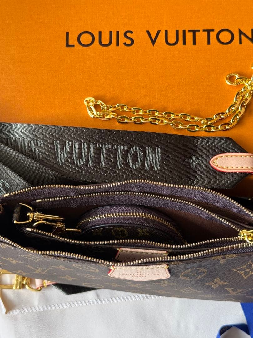 極美品 ミュルティポシェッ アクセソワール　モノグラム