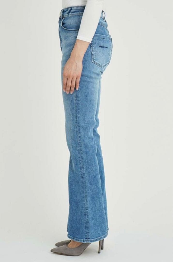 ヤヌーク　ブーツカット　サイズ24