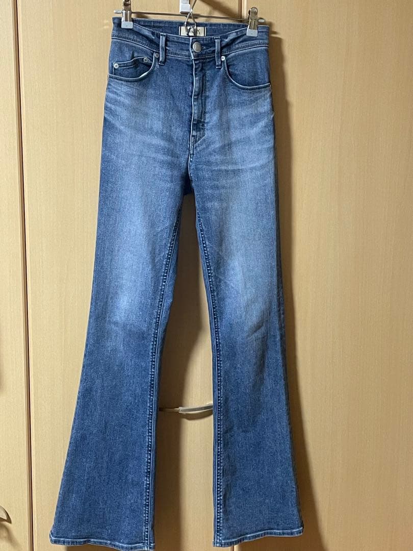 ヤヌーク　ブーツカット　サイズ24