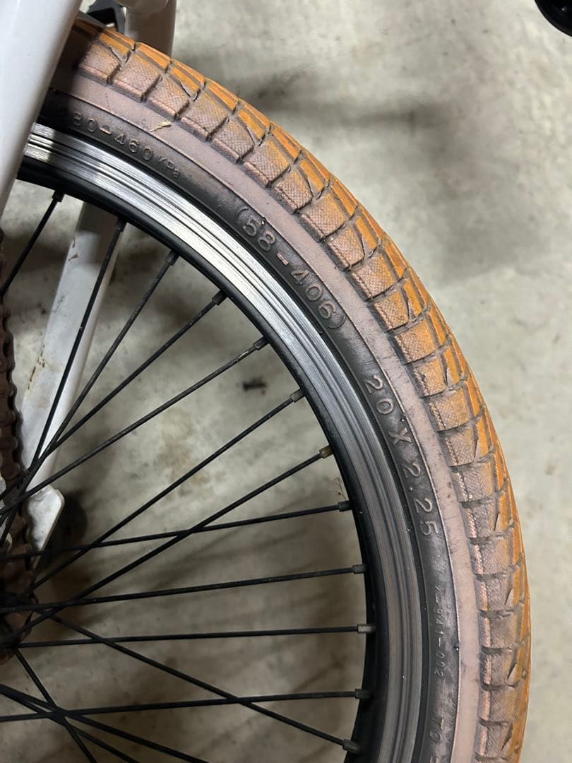 BMXバイク ホワイト 20インチ.送料込み