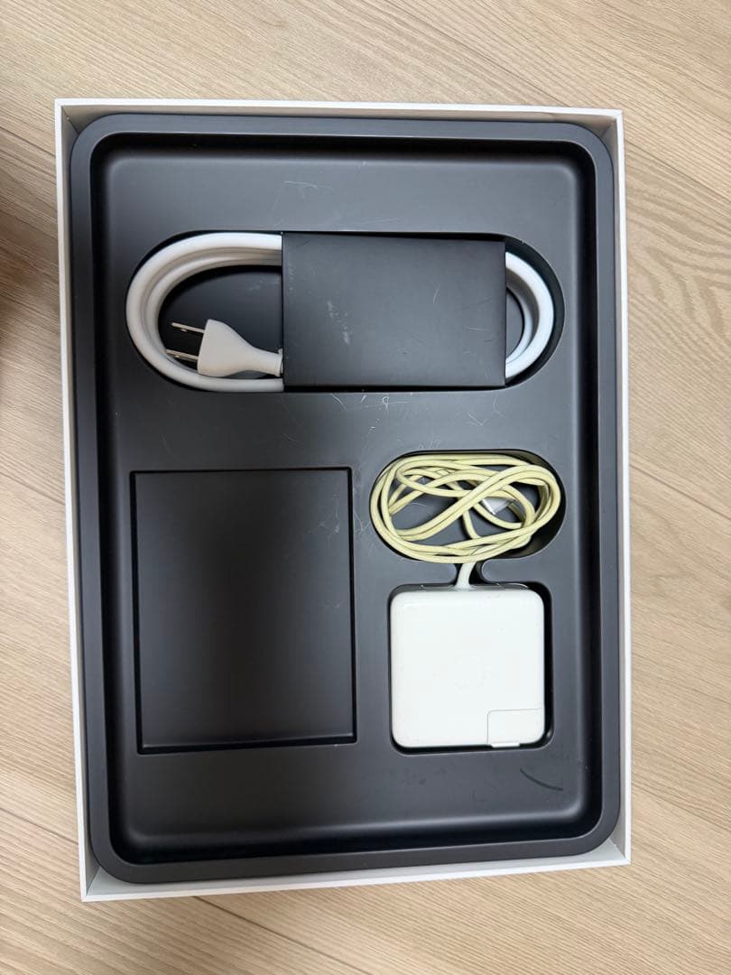 Apple MacBook pro 13 inch retinaディスプレイ