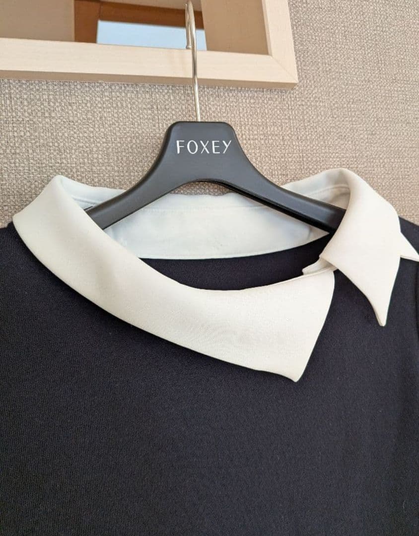 【HAPPY様】☆新品未使用タグ付【Foxey】カシミアシルク白襟　黒40