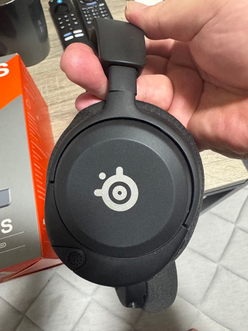 陥落SteelSeries Arctis Nova 5 Wireless