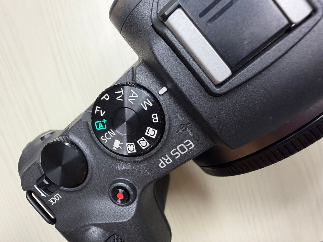 【超美品】 Canon EOS RP ミラーレス一眼 カメラ