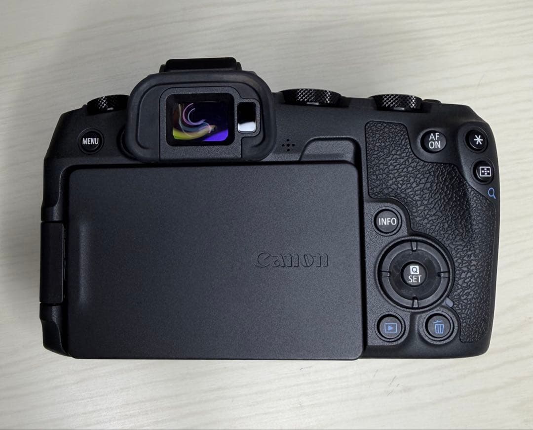 【超美品】 Canon EOS RP ミラーレス一眼 カメラ
