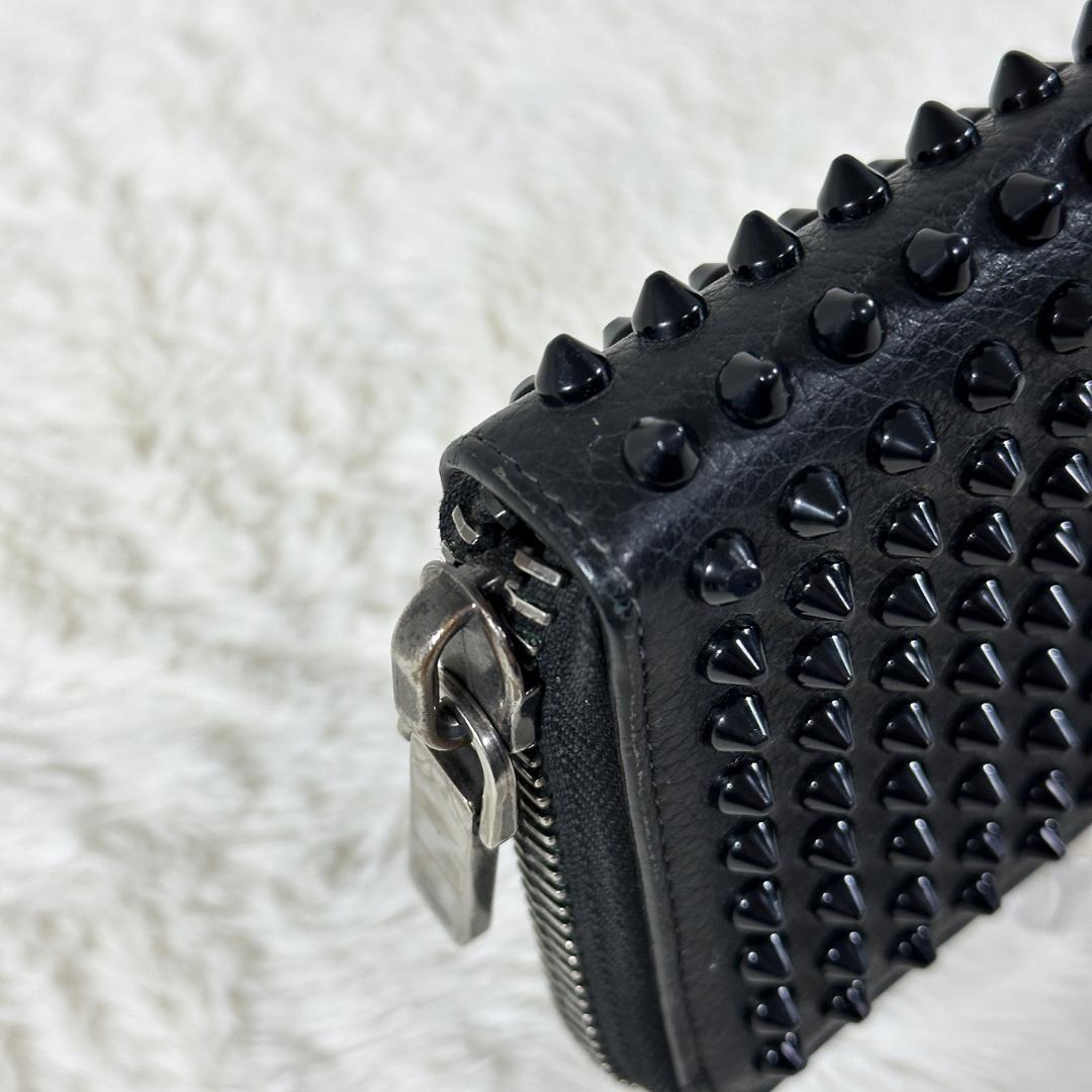 Christian Louboutin 長財布 ラウンドファスナー 黒 スタッズ