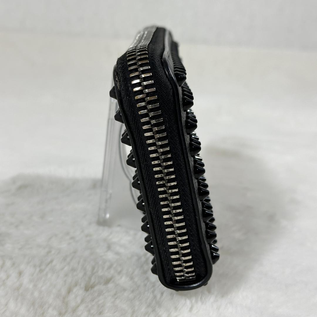 Christian Louboutin 長財布 ラウンドファスナー 黒 スタッズ