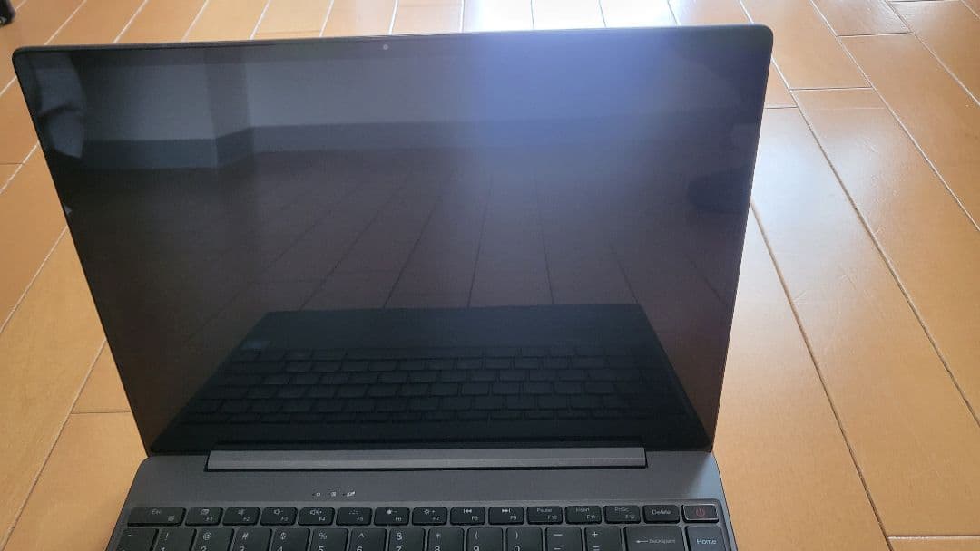 CHUWI ノートパソコン グレー ACアダプター付き