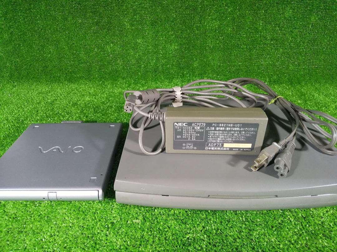 PC-9821La10／Win95 ＆ ECO ／外付けCDドライブ／ AC付