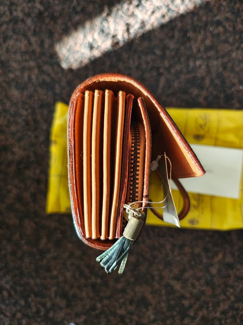 新品、未使用　FELISI 長財布 エンボスレザー（クロコ型押し） 3005　紺