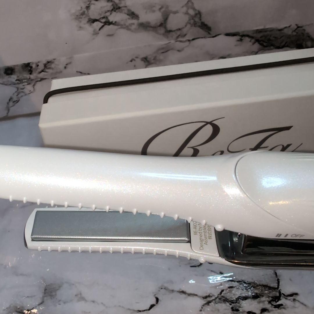 ReFa ストレートヘアアイロン ホワイト　台付き