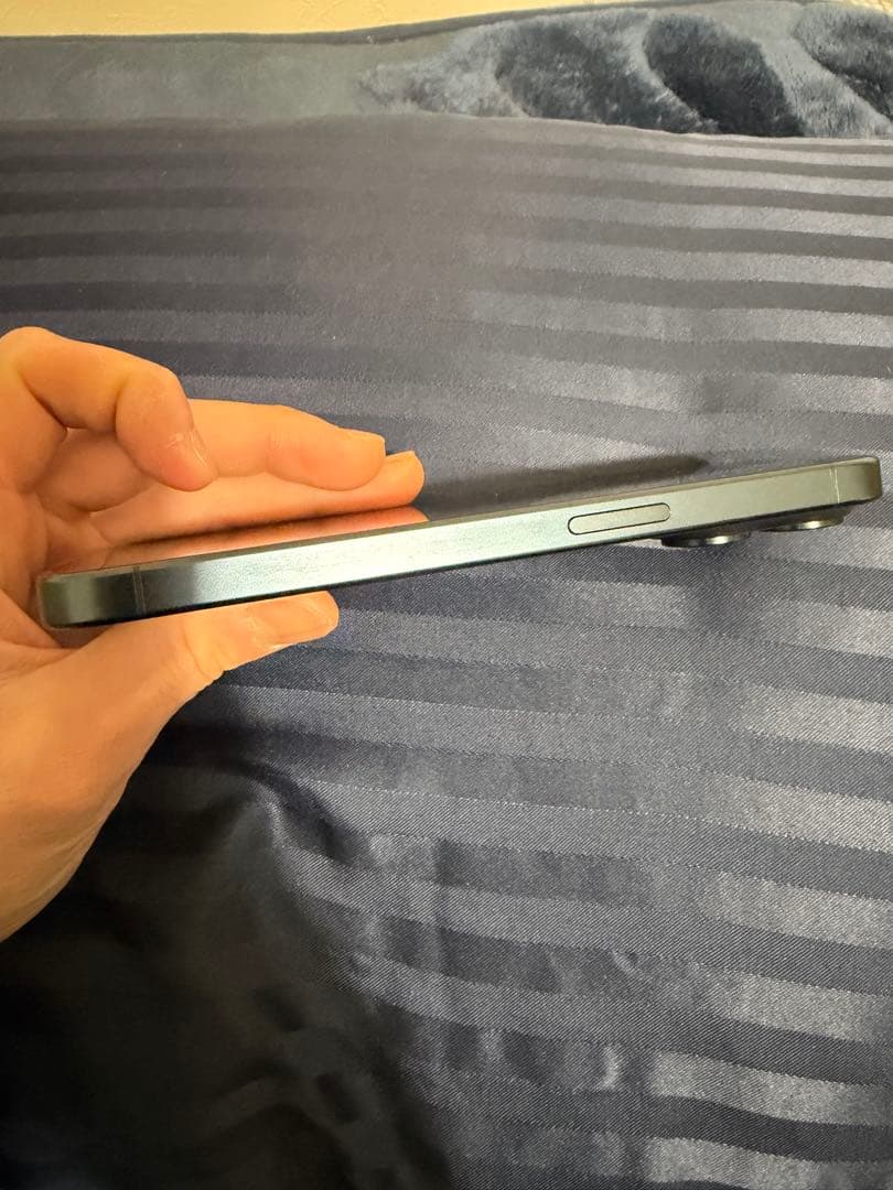 Apple iPhone 15 Pro ブルーチタニウム　本体