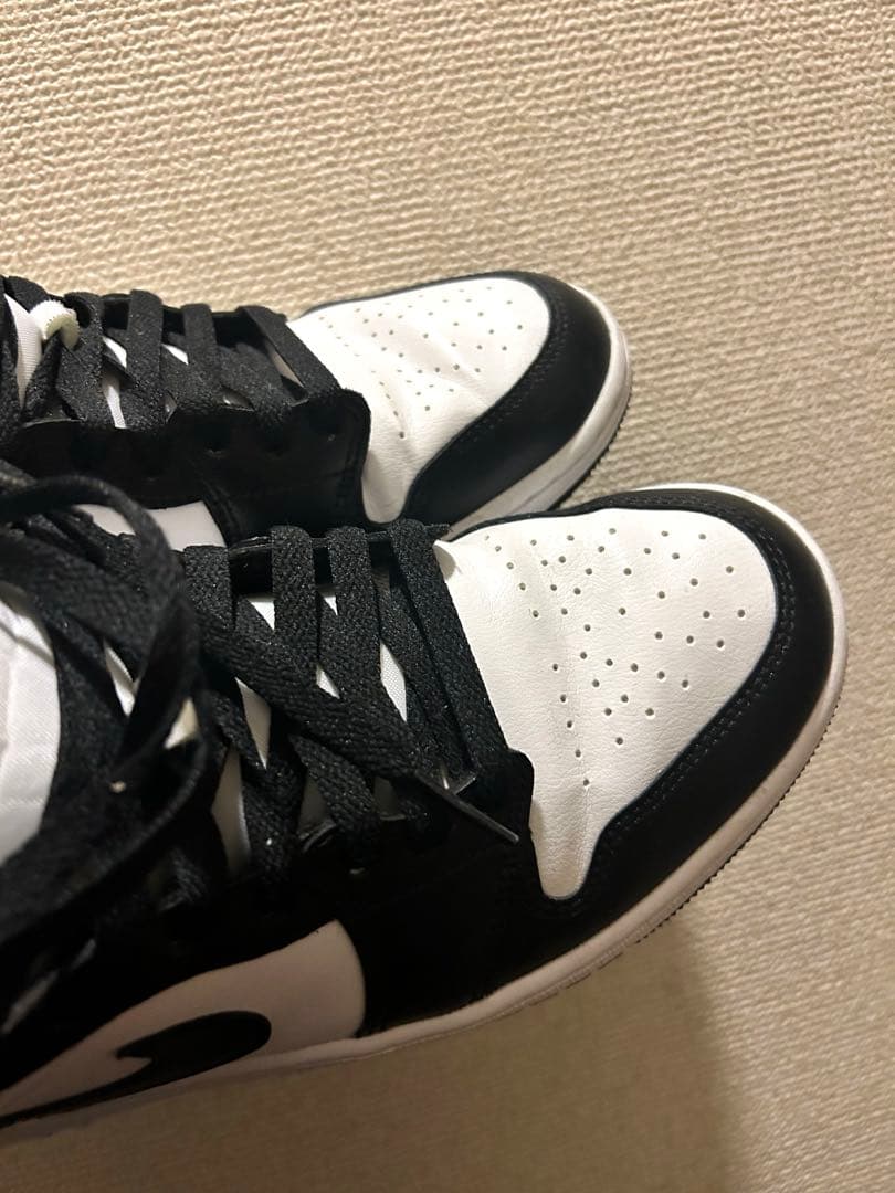 Air Jordan 1 MIDブラック/ホワイト ハイカットスニーカー