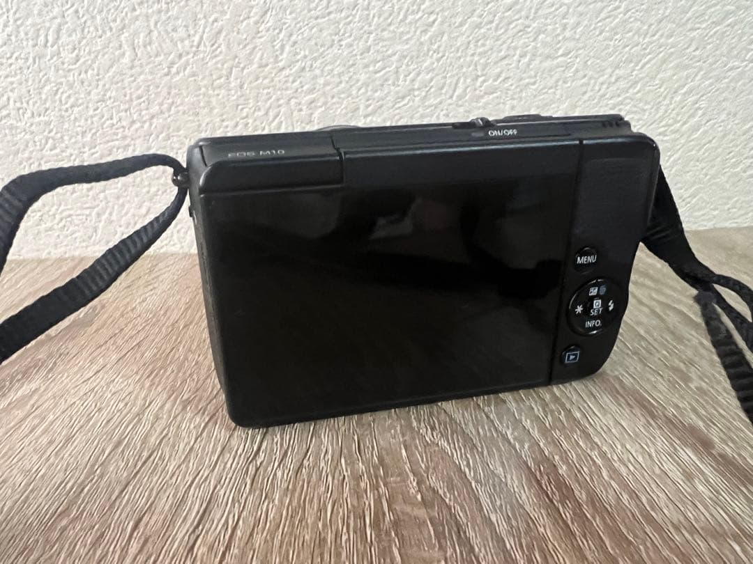 デジタルカメラ Canon EOS M10 15-45mm