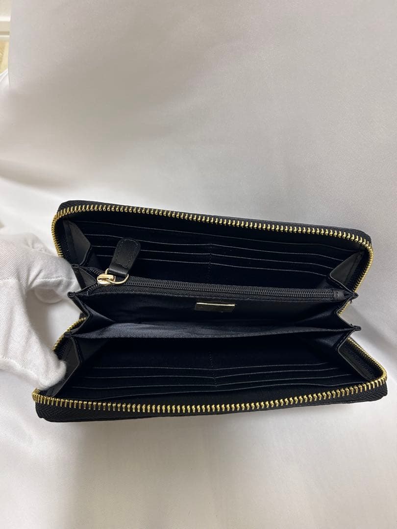 Vivienne Westwood黒レザー ファスナー長財布