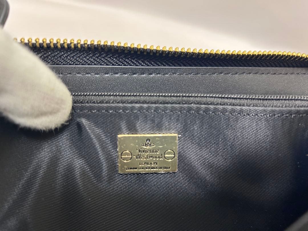 Vivienne Westwood黒レザー ファスナー長財布