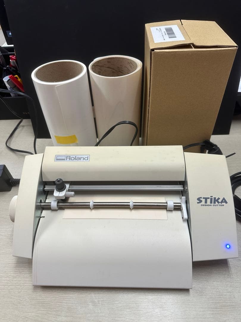 Roland SV-8 カッティングマシン