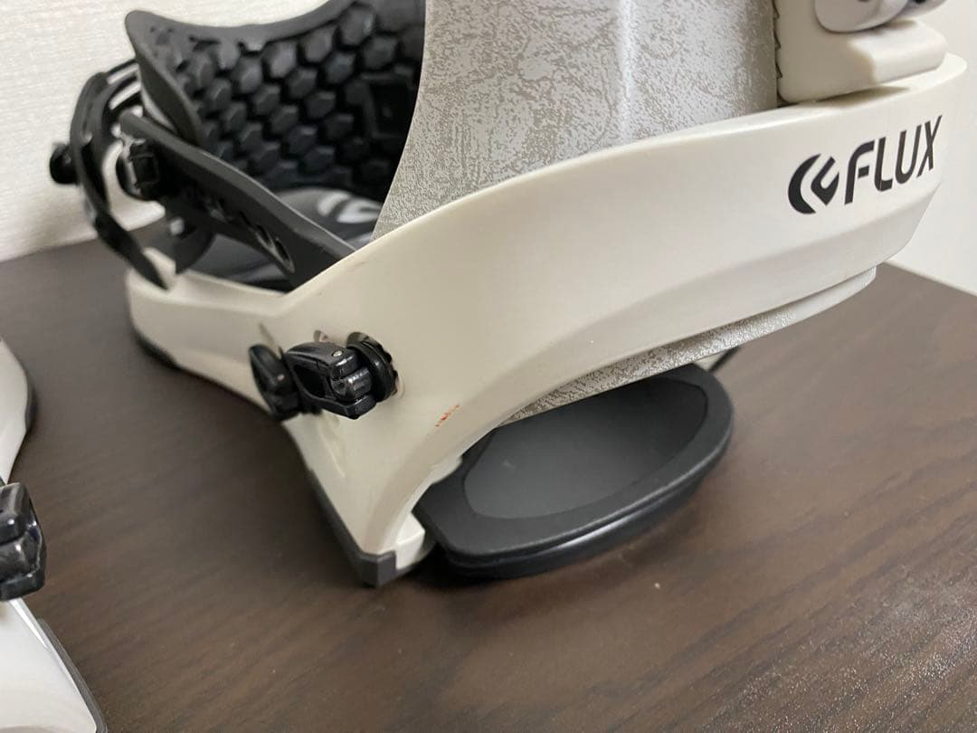 FLUX CV ビンディング　Mサイズ　4/8まで