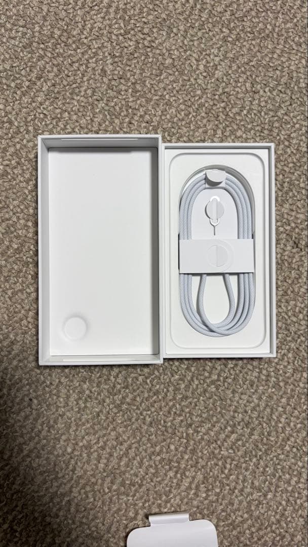 贅*付様 【美品】iPhone 16e ブラック 本体　256gb