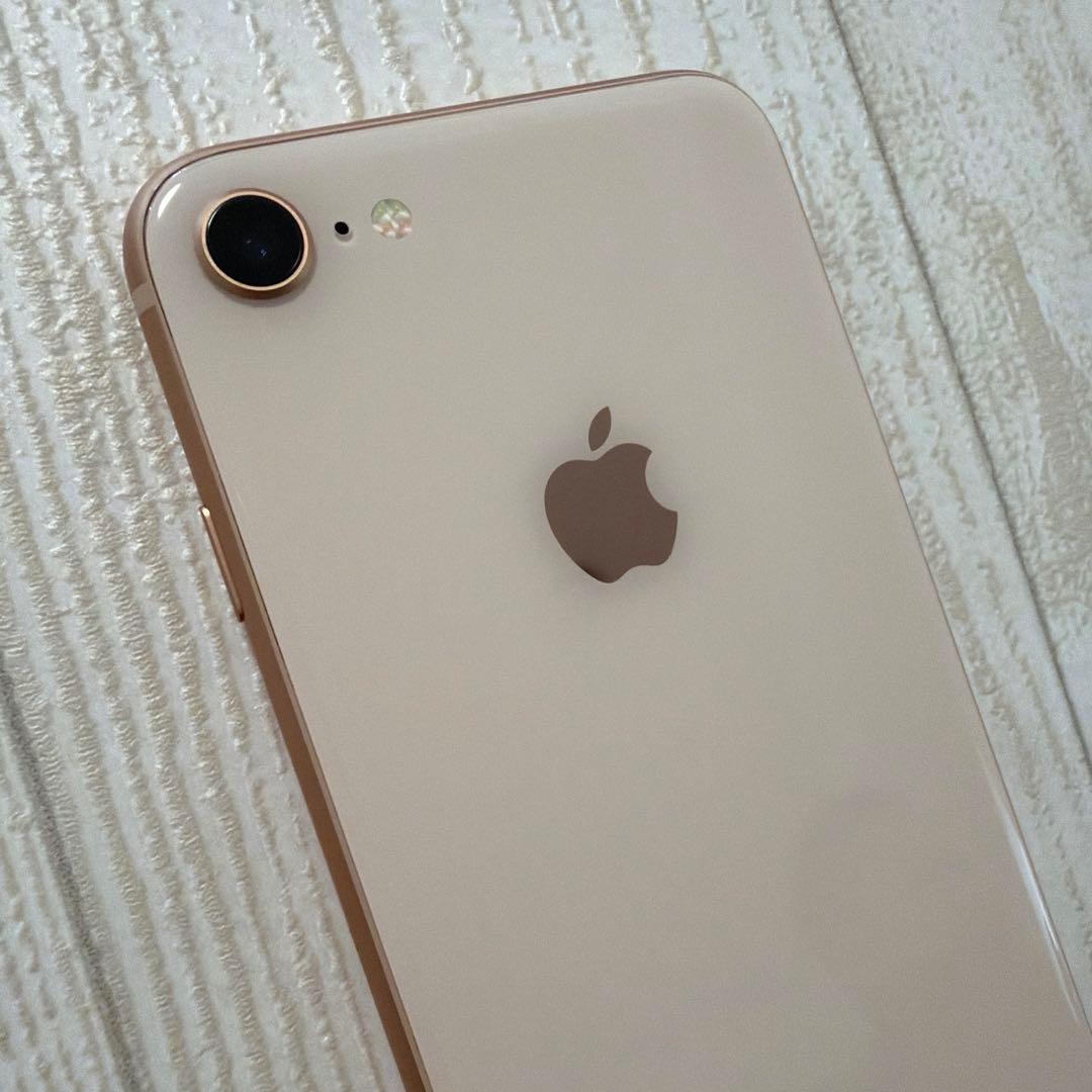 iphone 8 64GB ゴールド(ピンクがかっている)SIMロックあり