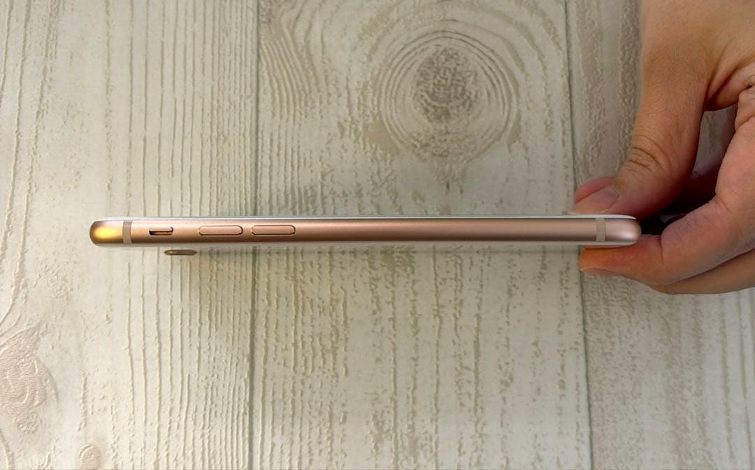 iphone 8 64GB ゴールド(ピンクがかっている)SIMロックあり