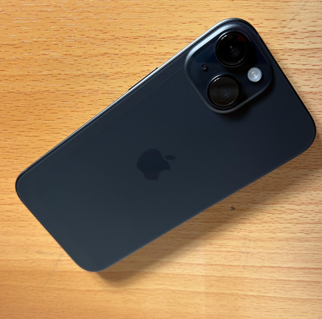 iPhone15ブラック128GB　純正バッテリー容量残97%です！