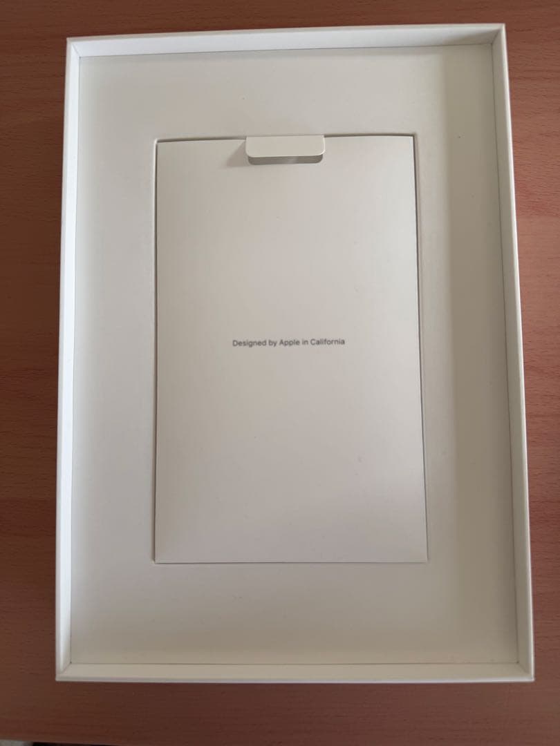 iPad 第9世代 本体 箱 充電器付