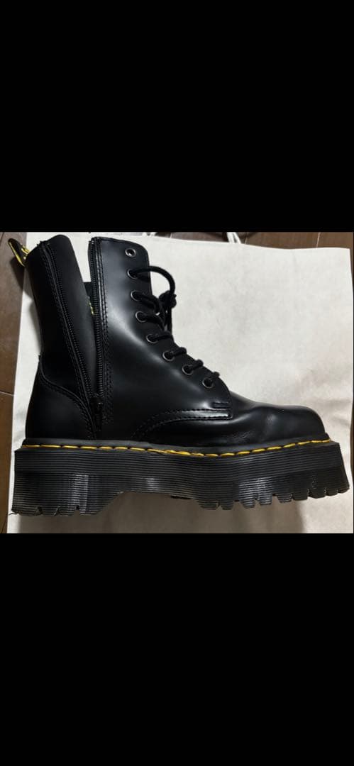 【値下げ】Dr.Martens JADON 8ホール　厚底