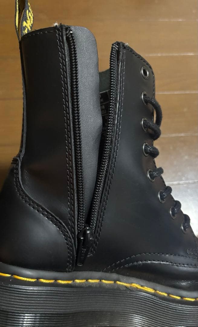 【値下げ】Dr.Martens JADON 8ホール　厚底